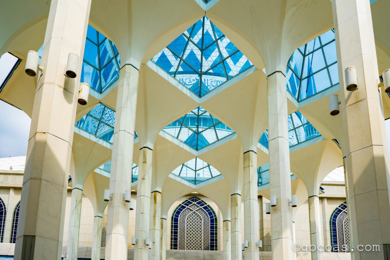 スルタン・サラディン・アブドゥル・アジズ・モスク内部