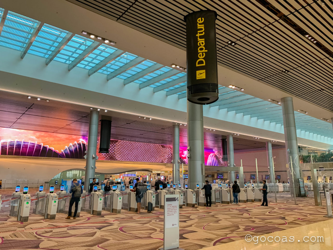 シンガポール・チャンギ国際空港の出発口